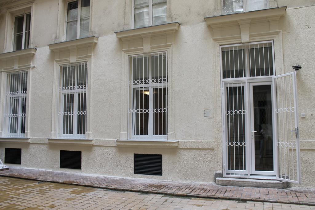 Ferienwohnung Titaru House In The City Center Of Budapest Exterior foto